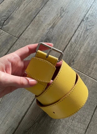 Ceinture jaune en cuir, marque: sans marque, état: Très bon état, taille: 85 cm, 10,00 €, 11,20 € Protection acheteurs incluse