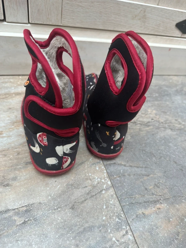 Bottes Bogs 25 noir et rouge ferme - photo numéro 3