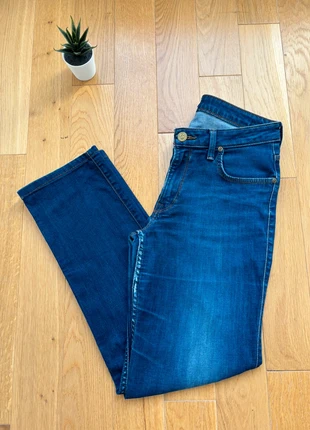 Jean Lee denim brut taille 38 droit, merk: Lee, staat: Heel goed, maat: M / 38 / 10, € 18,00, € 19,60 inclusief Kopersbescherming