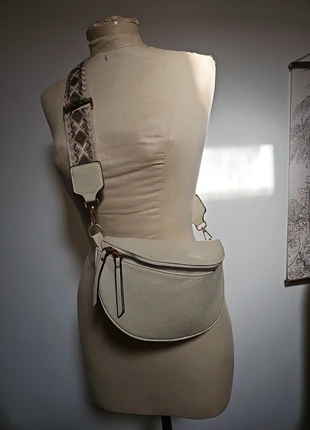 Sac banane beige, staat: Heel goed, € 5,00, € 5,95 inclusief Kopersbescherming