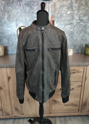 Veste Deeluxe marron – Taille M – Style casual & en très bon état (Ref : B12), brand: Deeluxe, condizioni: Ottime, taglia: M, €25.00, €26.95 include la Protezione acquisti