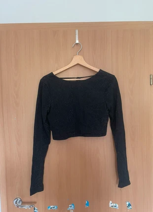 cropped Langarmshirt mit freiem Rücken, marke: NA-KD, zustand: Sehr gut, größe: L / 40 / 12, 5,00 €, 5,95 € inklusive Vinted-Käuferschutz