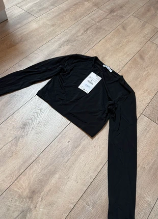 Longsleeve crop top, merk: Zara, staat: Nieuw met prijskaartje, maat: M / 38 / 10, € 7,50, € 8,58 inclusief Kopersbescherming