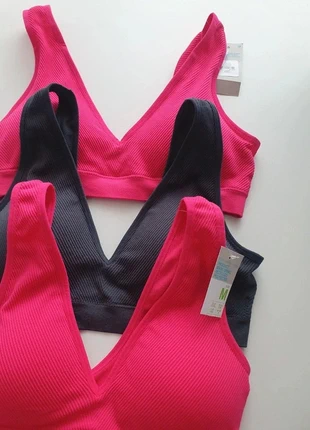 Lot de 3 Soutiens-gorge Primark taille M, marque: Primark, état: Neuf avec étiquette, taille: M, 8,00 €, 9,10 € Protection acheteurs incluse