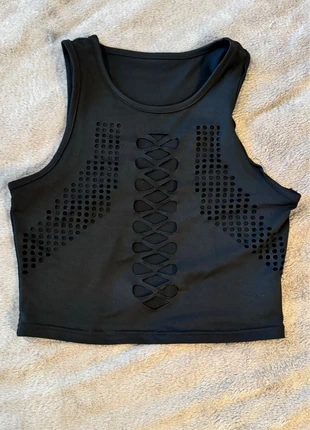 Crop top noir, merk: H&M, staat: Goed, maat: M / 38 / 10, € 1,00, € 1,75 inclusief Kopersbescherming