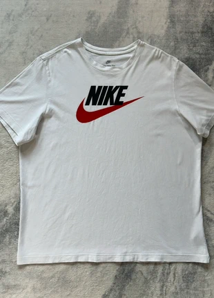 T-shirt Nike Swoosh Logo Rouge – Blanc – Taille XXL, brand: Nike, condizioni: Ottime, taglia: XXL, €16.99, €18.54 include la Protezione acquisti Pro