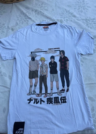 Teeshirt Naruto Celio, merk: Celio, staat: Goed, maat: 14 jaar / 164 cm, € 3,00, € 3,85 inclusief Kopersbescherming