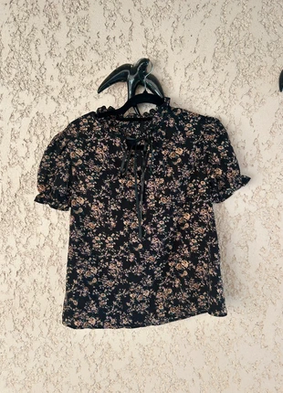 🌸 Annonce courte – Blouse fleurie romantique taille M, condition: Very good, size: M / 38 / 10, €6.00, €7.00 includes Buyer Protection