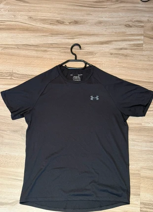 Under Armour Regular Fit Funktionsshirt „The Tech Tee“, marque: Under Armour, état: Bon état, taille: S, 5,00 €, 5,95 € Protection acheteurs incluse