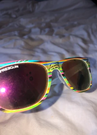 Lunettes de soleil Freegun Colorés, marca: Freegun, estado: Muy bueno, 5,00 €, 5,95 € Protección al comprador incluida