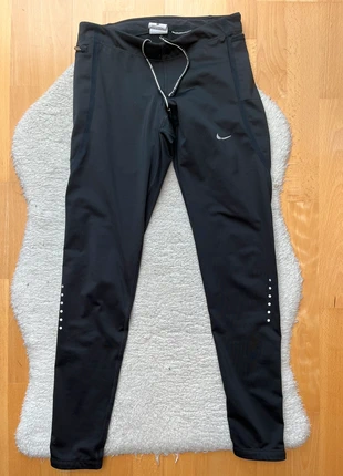 Schwarze Running Tights Nike Größe XS, marque: Nike, état: Bon état, taille: XS / 34 / 6, 5,00 €, 5,95 € Protection acheteurs incluse