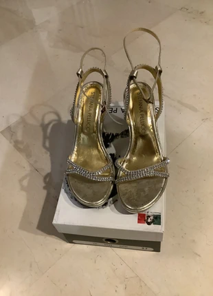 sandali con tacco, merk: Stefania pellicci, staat: Nieuw zonder prijskaartje, maat: 37, € 15,00, € 16,45 inclusief Kopersbescherming