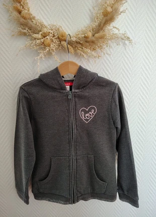 Gilet zippé Okaïdi 6 ans – gris pailleté, capuche, cœur "love", marque: Okaïdi, état: Très bon état, taille: 6 ans / 116 cm, 10,00 €, 11,20 € Protection acheteurs incluse