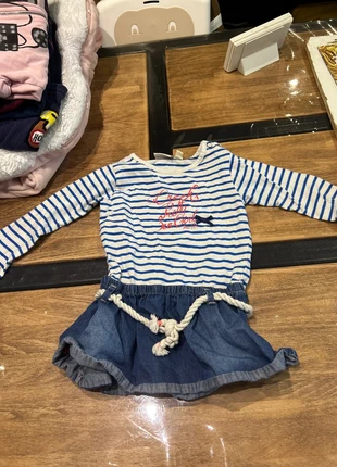 Robe 24 mois, merk: Creeks, staat: Heel goed, maat: 18-24 maanden / 86 cm, € 1,50, € 2,28 inclusief Kopersbescherming