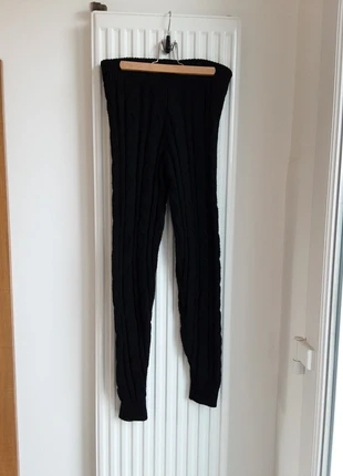 Legging mouton 100% acrylique Taille 38, staat: Heel goed, maat: M / 38 / 10, € 3,00, € 3,85 inclusief Kopersbescherming