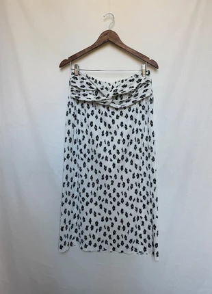 falda midi estampada SFERA L pleated crinkled floral midi skirt with belt, marque: Sfera, état: Très bon état, taille: L / 40 / 12, 7,00 €, 8,05 € Protection acheteurs incluse