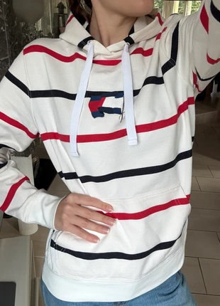 Prachtige nieuwe wit met blauw en rode gestreepte trui met kap van Tommy Hilfiger, merk: Tommy Hilfiger, staat: Nieuw met prijskaartje, maat: M / 38 / 10, € 50,00, € 53,20 inclusief Kopersbescherming