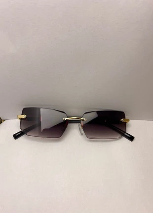 Brille Sonnenbrille dunkel rahmenlos schwarz/goldene Träger Y2K style vintage, marke: Sonstiges, zustand: Neu, 7,00 €, 8,05 € inklusive Vinted-Käuferschutz