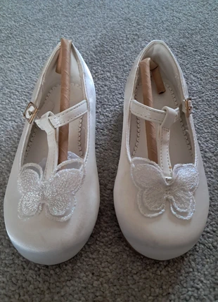 Next Bridesmaid Flowergirl White Satin Butterfly Shoes, brand: Next, condition: Very good, size: 7 child | EU 24, £4.00, £4.62 includes Buyer Protection