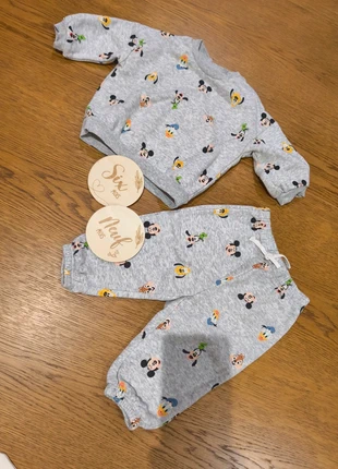 Très bel ensemble jogging, marca: H&M, estado: Novo sem etiquetas, tamanho: 6-9 meses / 68 cm, €5.00, €5.95 inclui Proteção do Comprador