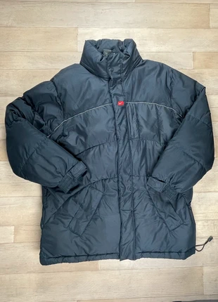 Doudoune imperméable ( sans capuche), merk: Nike, staat: Goed, maat: M, € 28,50, € 30,63 inclusief Kopersbescherming