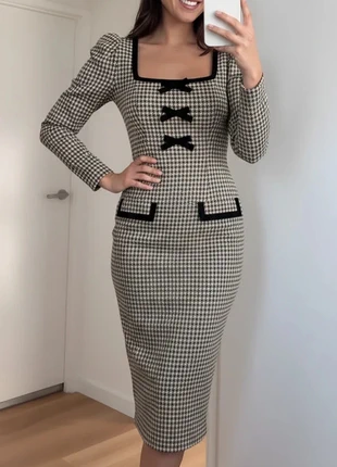 Robe longue ajustée à carreaux, col carré, nœuds noirs, style élégant rétro taille M, marke: Marina, zustand: Sehr gut, größe: M / 38 / 10, 52,90 €, 56,25 € beinhaltet Vinted-Käuferschutz Pro