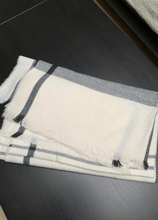 Echarpe Blanc Noir, marque: Blanc Noir, état: Très bon état, 3,00 €, 3,85 € Protection acheteurs incluse