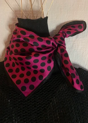 Foulard /Bandana en pure soie à pois rose Fushia style Rétro, marke: SOIE, zustand: Neu, mit Etikett, 5,00 €, 5,95 € inklusive Vinted-Käuferschutz