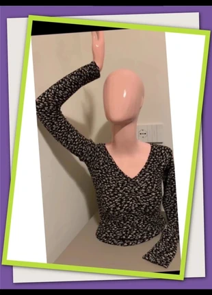 Hollister t-shirt elasticizzata a fiori, marque: Hollister, état: Neuf sans étiquette, taille: XS / 34 / 6, 14,90 €, 16,35 € Protection acheteurs incluse