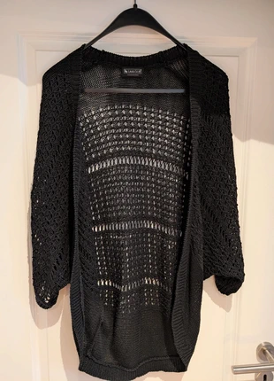 Strickjacke Fledermausärmel, merk: Laura Scott, staat: Goed, maat: S / 36 / 8, € 5,00, € 5,95 inclusief Kopersbescherming