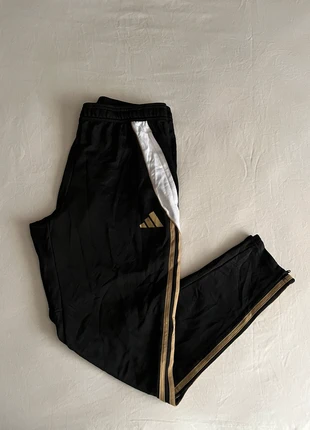 Jogging Adidas Homme noir Taille L, marke: adidas, zustand: Sehr gut, größe: L, 30,00 €, 32,20 € inklusive Vinted-Käuferschutz