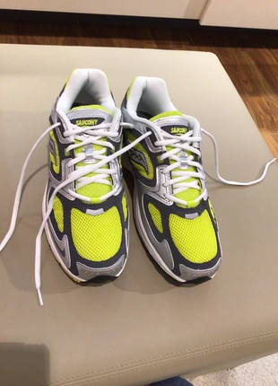 Saucony grid, brand: Saucony, condizioni: Nuovo con cartellino, taglia: 43, €75.00, €79.45 include la Protezione acquisti Pro