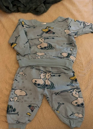 Leuk vrolijk pakje, merk: Zeeman, staat: Nieuw zonder prijskaartje, maat: 6-9 maanden / 68 cm, € 1,50, € 2,28 inclusief Kopersbescherming