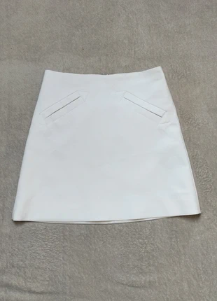 Jupe courte blanche - Taille XS - Zara, marque: Zara, état: Très bon état, taille: XS / 34 / 6, 14,90 €, 16,35 € Protection acheteurs incluse