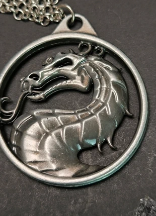 Collier mortal kombat, marque: Mortal Kombat, état: Neuf sans étiquette, 4,90 €, 5,85 € Protection acheteurs incluse