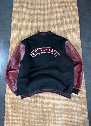 Veste Bomber Style Américain en Laine et Similicuir Noir et Bordeaux Brodé Vintage Taille L, brand: Vintage Dressing, condition: Very good, size: L, €50.00, €53.20 includes Buyer Protection Pro