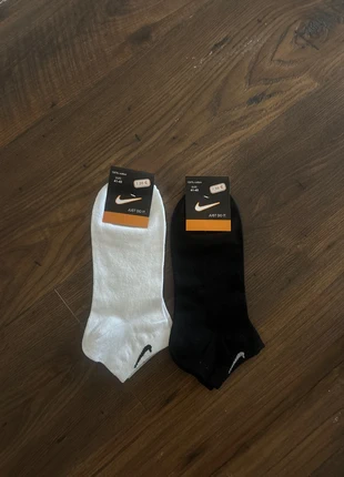 2 Pairs Nike Short Socks – Black & White (41–45 eu ,100% Cotton), marque: Nike, état: Neuf avec étiquette, taille: M | 43–46, 6,00 €, 7,00 € Protection acheteurs incluse