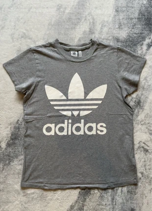 t-shirt adidas originals logo trefoil gris chiné taille 34 logo imprimé, marca: adidas, estado: Muito bom, tamanho: XS / 34 / 6, €15.00, €16.45 inclui Proteção do Comprador Pro