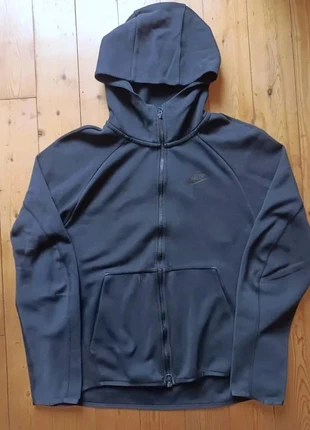 Veste à capuche zippée Nike Tech Fleece noir  – taille M, marca: Nike, estado: Muito bom, tamanho: M, €25.00, €26.95 inclui Proteção do Comprador
