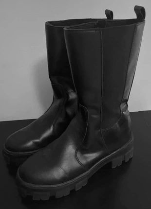 Black Boots, marque: ABOUT YOU, état: Très bon état, taille: 36, 4,50 €, 5,43 € Protection acheteurs incluse