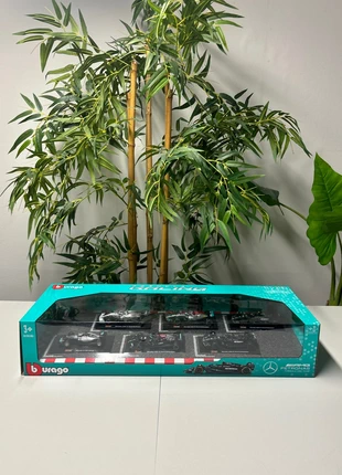 Miniature 1/43 coffret Mercedes F1 Burago, brand: Bburago, condition: Very good, size: Preemie, up to 44cm, €60.00, €63.70 includes Buyer Protection