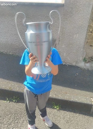 figurine trophée ligue des champion, marque: Impression, état: Très bon état, 60,00 €, 63,70 € Protection acheteurs incluse