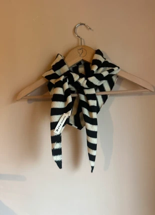 100% wool black and white triangle scarf, condition: New without tags, £18.99, £20.64 includes Buyer Protection Pro
