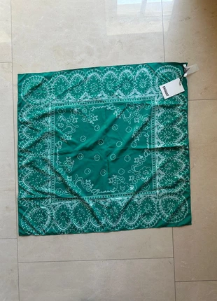 Foulard verde con stampa pizzo Enavant - nuovo con etichetta, marke: Enavant, zustand: Neu, mit Etikett, 32,00 €, 34,30 € beinhaltet Vinted-Käuferschutz Pro