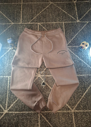 Beige Closure London Jogginghose In M-L, marque: closure london, état: Très bon état, taille: M, 20,00 €, 21,70 € Protection acheteurs incluse