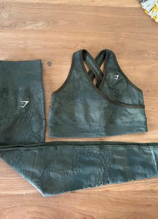 Ensemble de sport Gymshark Camo, brassière + legging| kaki | Taille Xs, brand: Gymshark, condizioni: Nuovo senza cartellino, taglia: XS / IT 38 / EU 34, €30.00, €32.20 include la Protezione acquisti