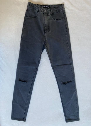 Jean taille haute gris Zara taille 34, brand: Zara, condizioni: Ottime, taglia: XS / IT 38 / EU 34, €10.00, €11.20 include la Protezione acquisti