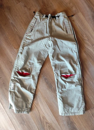 Pantalón snowboard nieve crema beige camuflaje y2k aesthetic. Talla S, marca: Rodeo, estado: Muy bueno, tamaño: S / 36 / 8, 15,00 €, 16,45 € Protección al comprador incluida