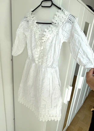 Magnifique robe courte blanche dentelle, état: Très bon état, taille: M / 38 / 10, 5,00 €, 5,95 € Protection acheteurs incluse