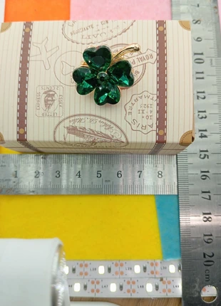 Broche avec la boîte, marca: Broche.fr, estado: Muito bom, €5.00, €5.95 inclui Proteção do Comprador Pro